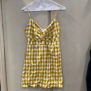 Forever 21 Yellow plaid print Mini Dress. Perfect condition. Adjustable straps.